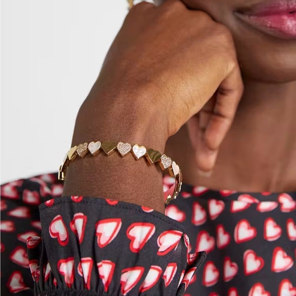 🩷 KATE SPADE Take Heart Hinged Bangle NEW 🩷 - Picture 4 of 8